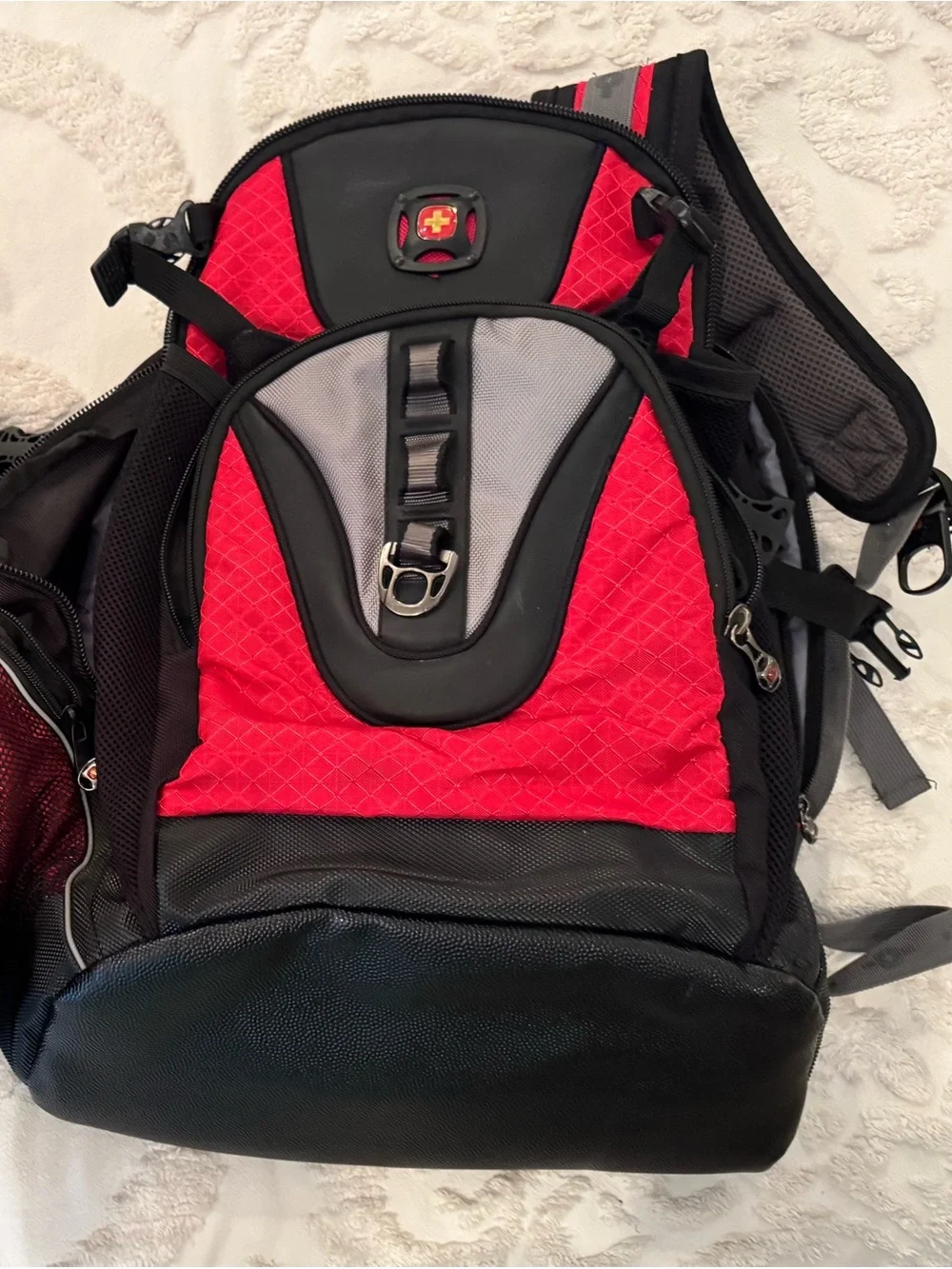 🎒 SwissGear Tech Travel & Laptop Backpack – Red & Black: Two Available